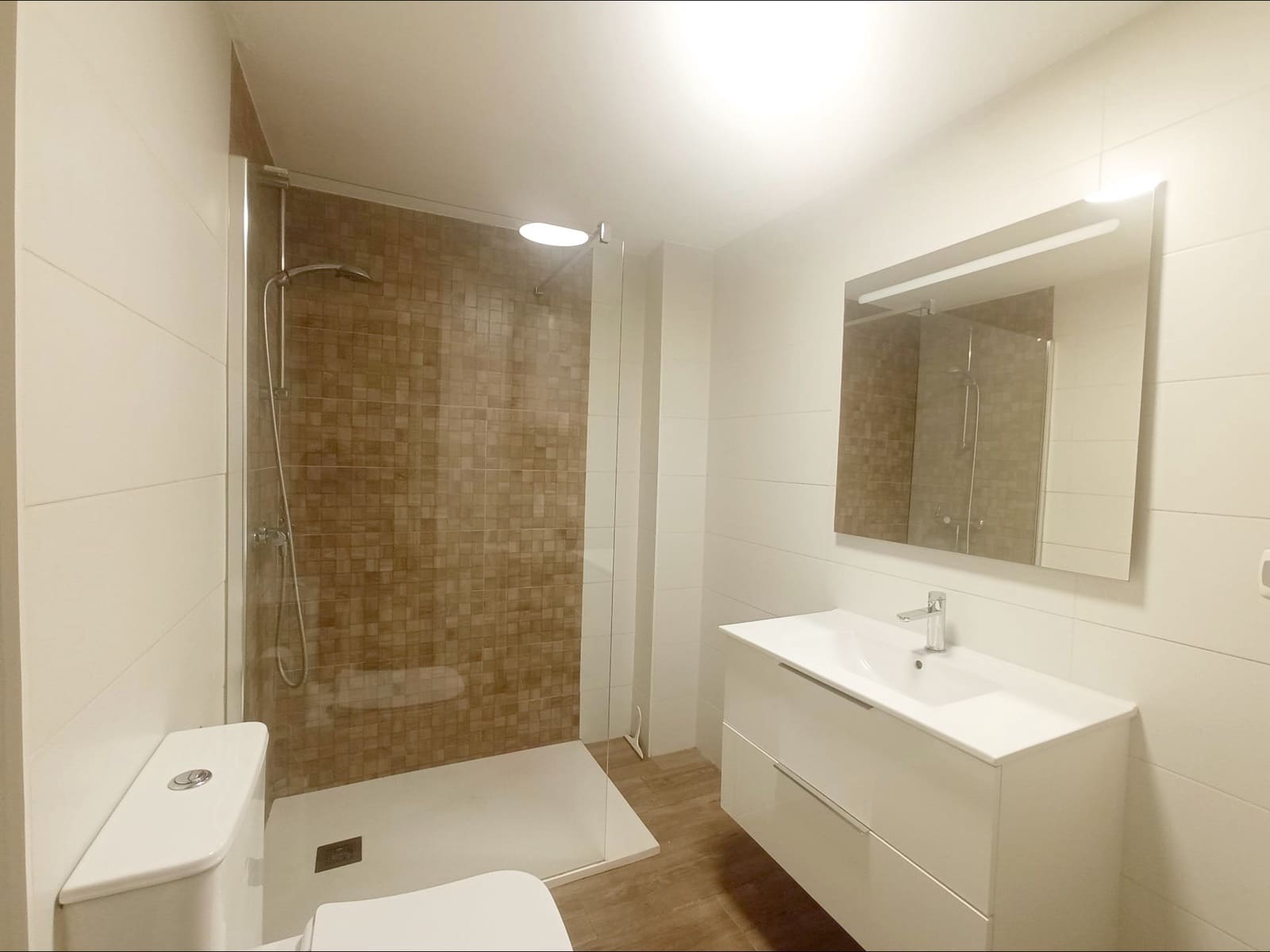 2 bedroom Flat for rent in Cenes de la Vega with garage - € 650 (Ref: 9797365)