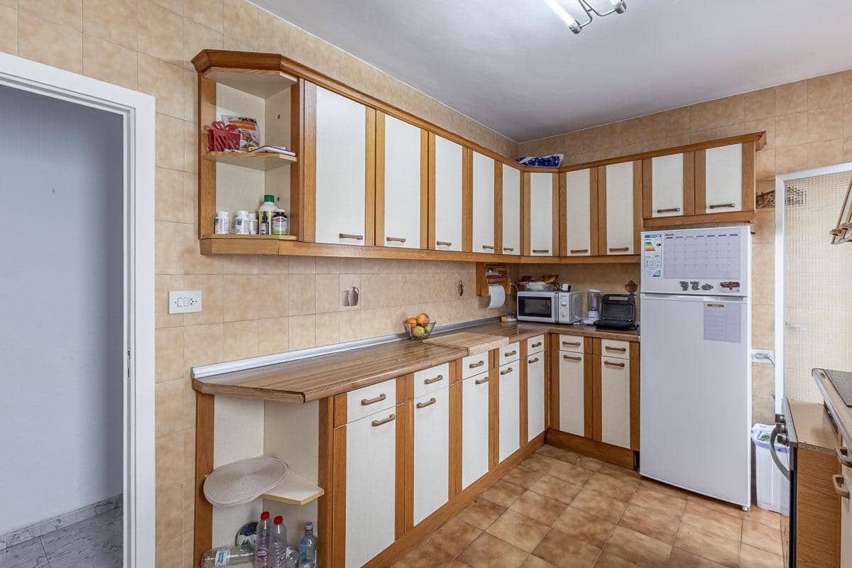 Piso de 2 habitaciones en Granada ciudad en venta - 195.000 € (Ref: 9797366)