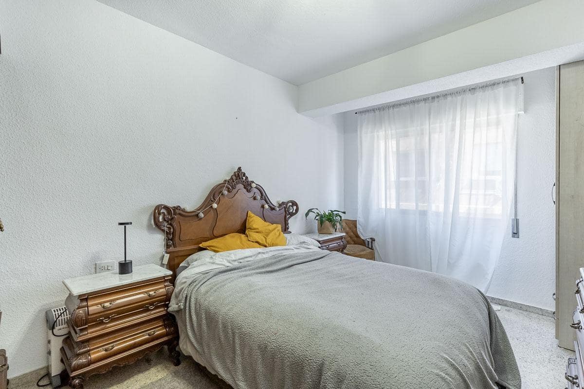 Piso de 2 habitaciones en Granada ciudad en venta - 195.000 € (Ref: 9797366)