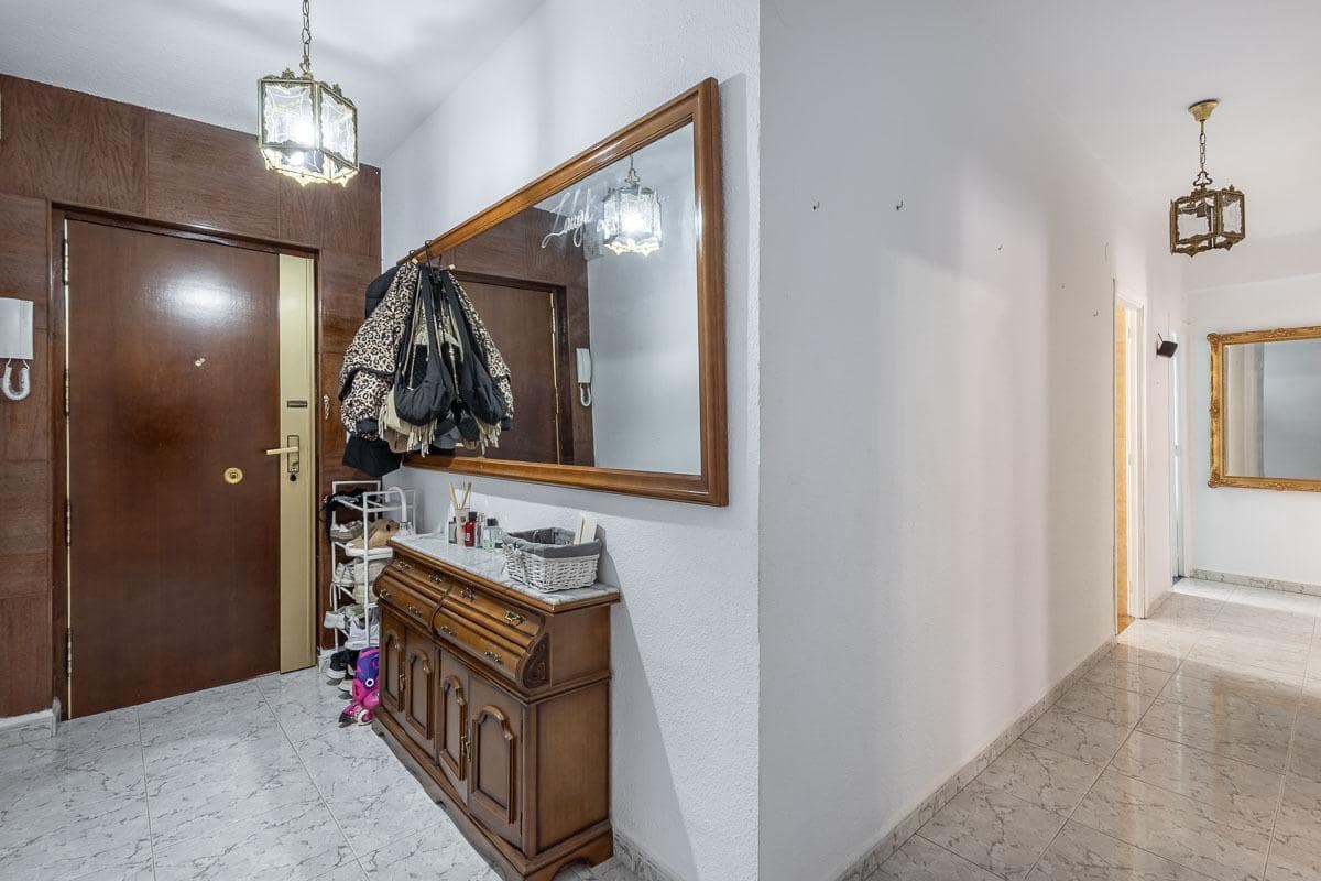 Piso de 2 habitaciones en Granada ciudad en venta - 195.000 € (Ref: 9797366)