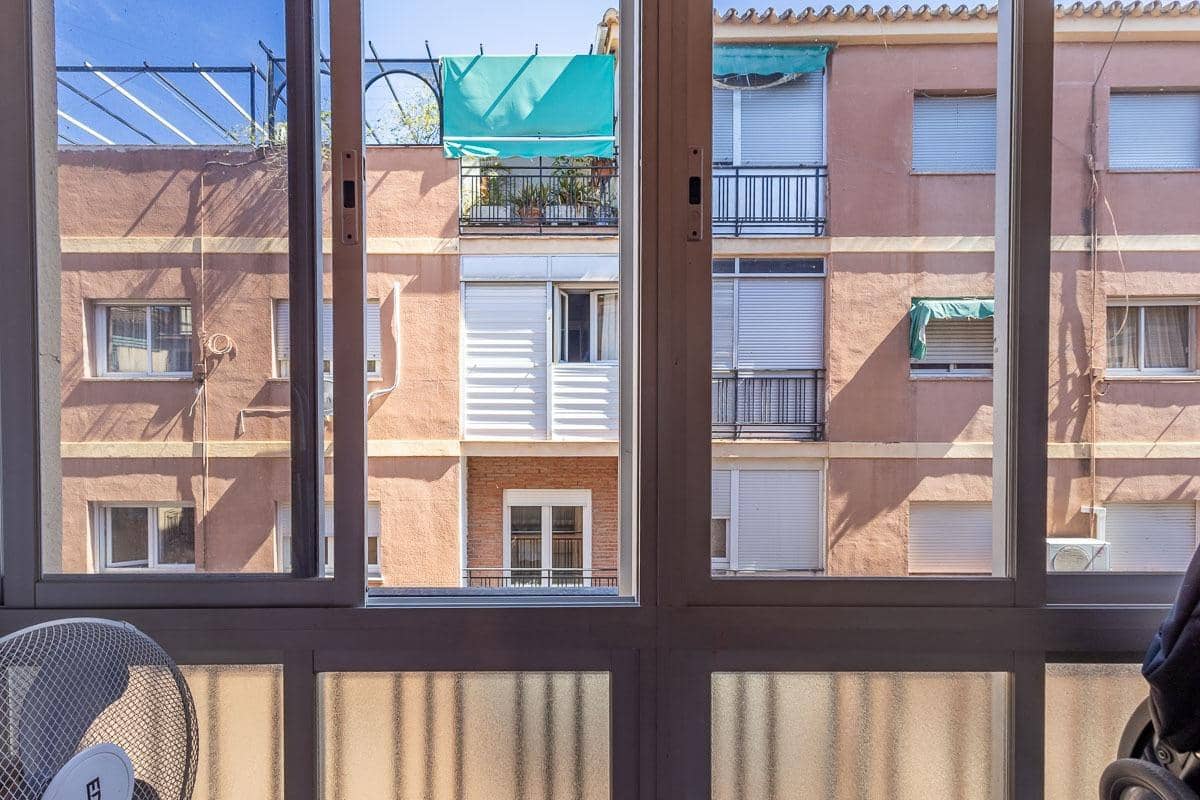 Piso de 2 habitaciones en Granada ciudad en venta - 195.000 € (Ref: 9797366)