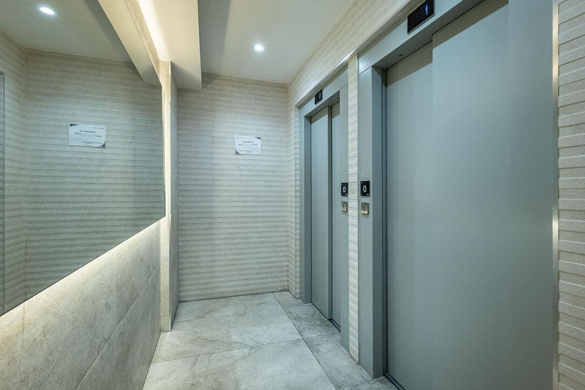 Piso de 2 habitaciones en Granada ciudad en venta - 195.000 € (Ref: 9797366)