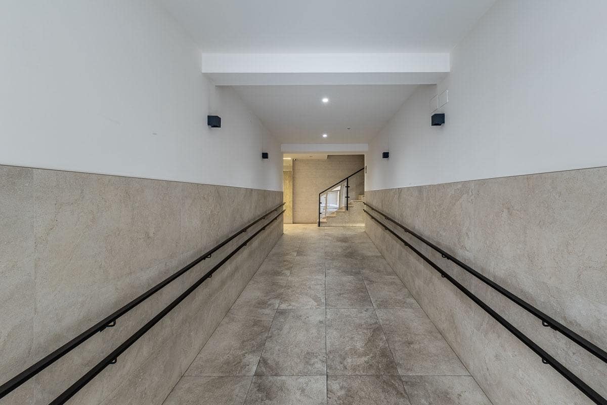 Piso de 2 habitaciones en Granada ciudad en venta - 195.000 € (Ref: 9797366)
