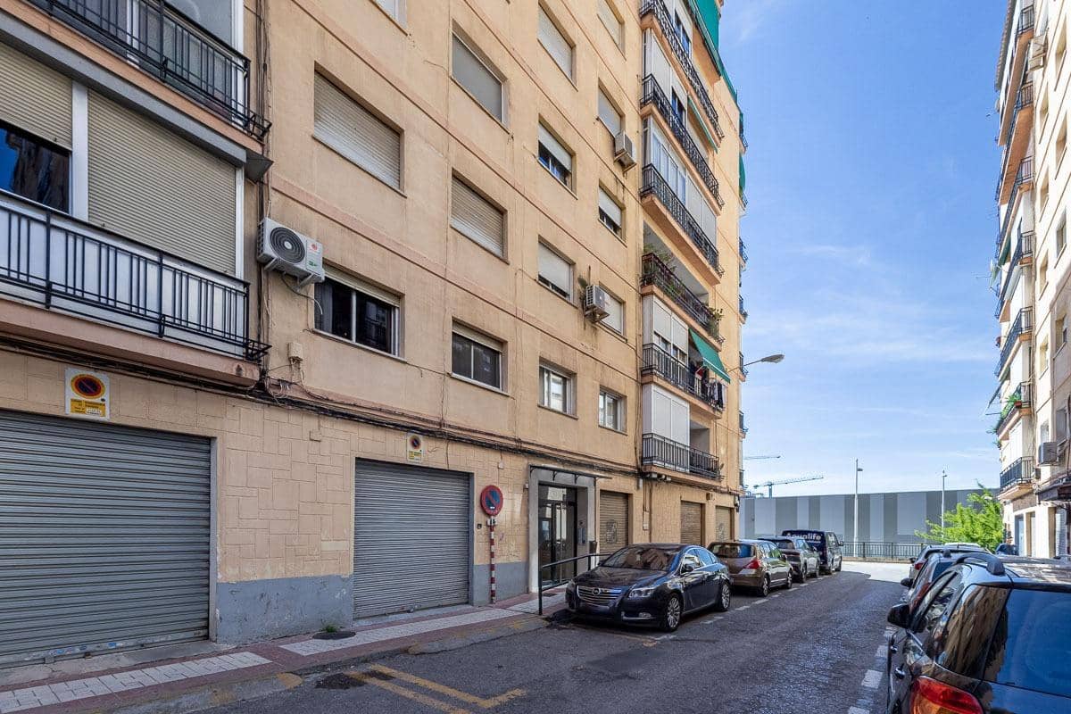 Piso de 2 habitaciones en Granada ciudad en venta - 195.000 € (Ref: 9797366)