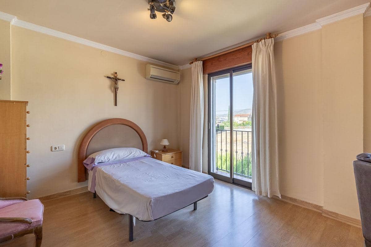 5 Zimmer Villa zu verkaufen in Gojar mit Garage - 399.000 € (Ref: 9799501)