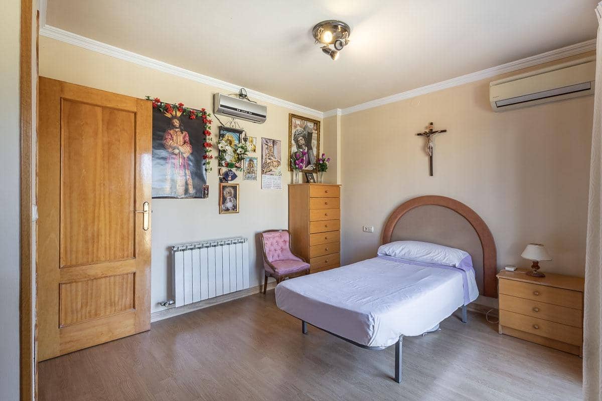 5 Zimmer Villa zu verkaufen in Gojar mit Garage - 399.000 € (Ref: 9799501)