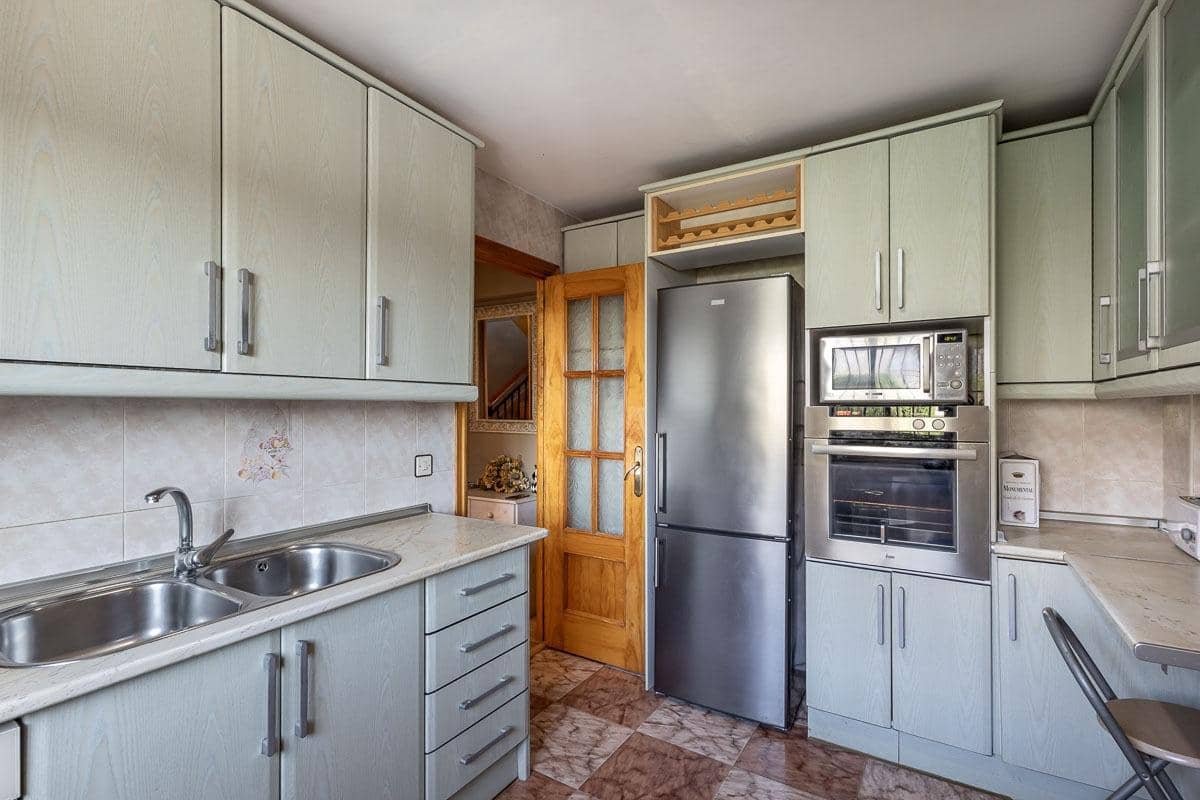 5 Zimmer Villa zu verkaufen in Gojar mit Garage - 399.000 € (Ref: 9799501)