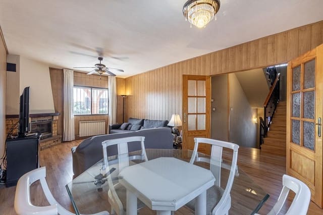 5 sypialnia Willa na sprzedaż w Gójar z garażem - 399 000 € (Ref: 9799501)