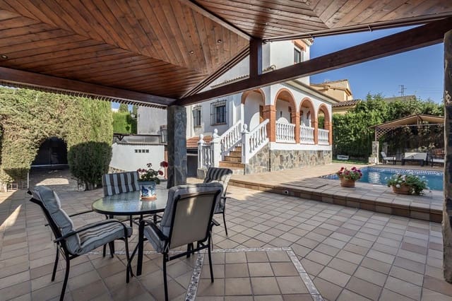 5 sypialnia Willa na sprzedaż w Gójar z garażem - 399 000 € (Ref: 9799501)