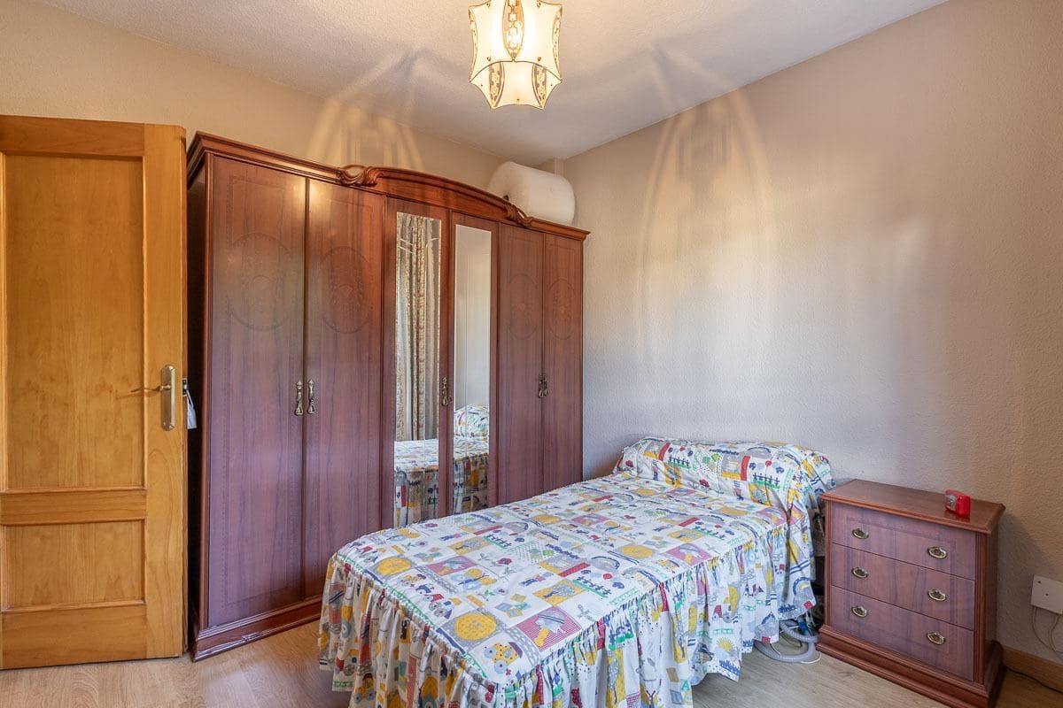 5 quarto Moradia para venda em Gojar com garagem - 399 000 € (Ref: 9799501)