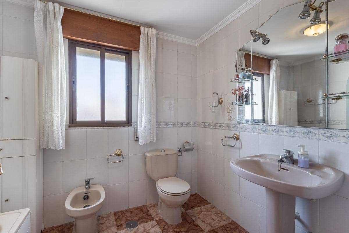 5 quarto Moradia para venda em Gojar com garagem - 399 000 € (Ref: 9799501)