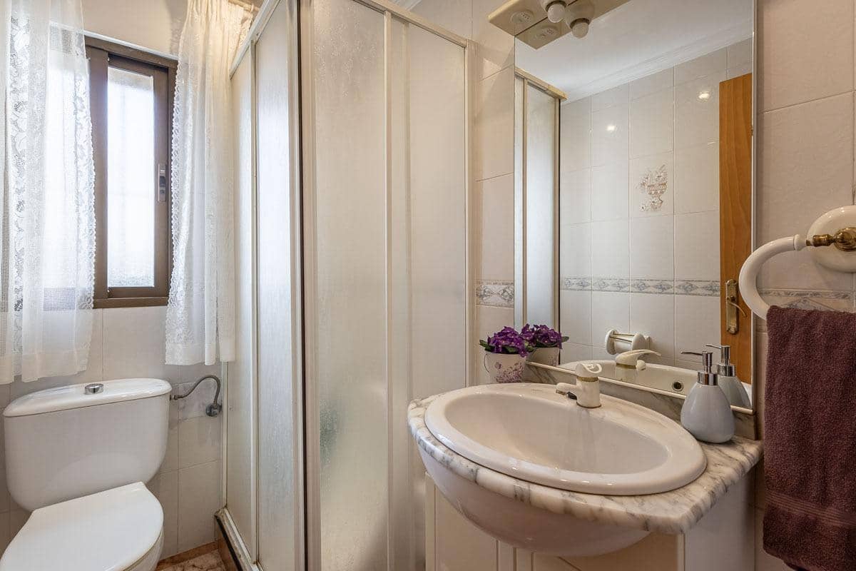 5 quarto Moradia para venda em Gojar com garagem - 399 000 € (Ref: 9799501)