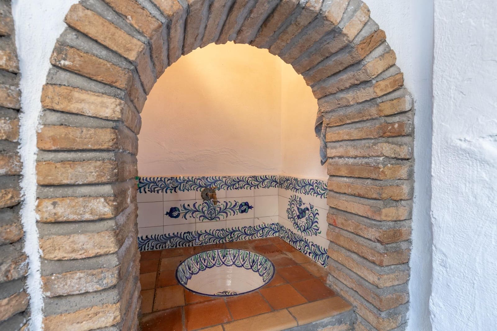 6 bedroom Townhouse for sale in Granada city - € 625,000 (Ref: 9799502)