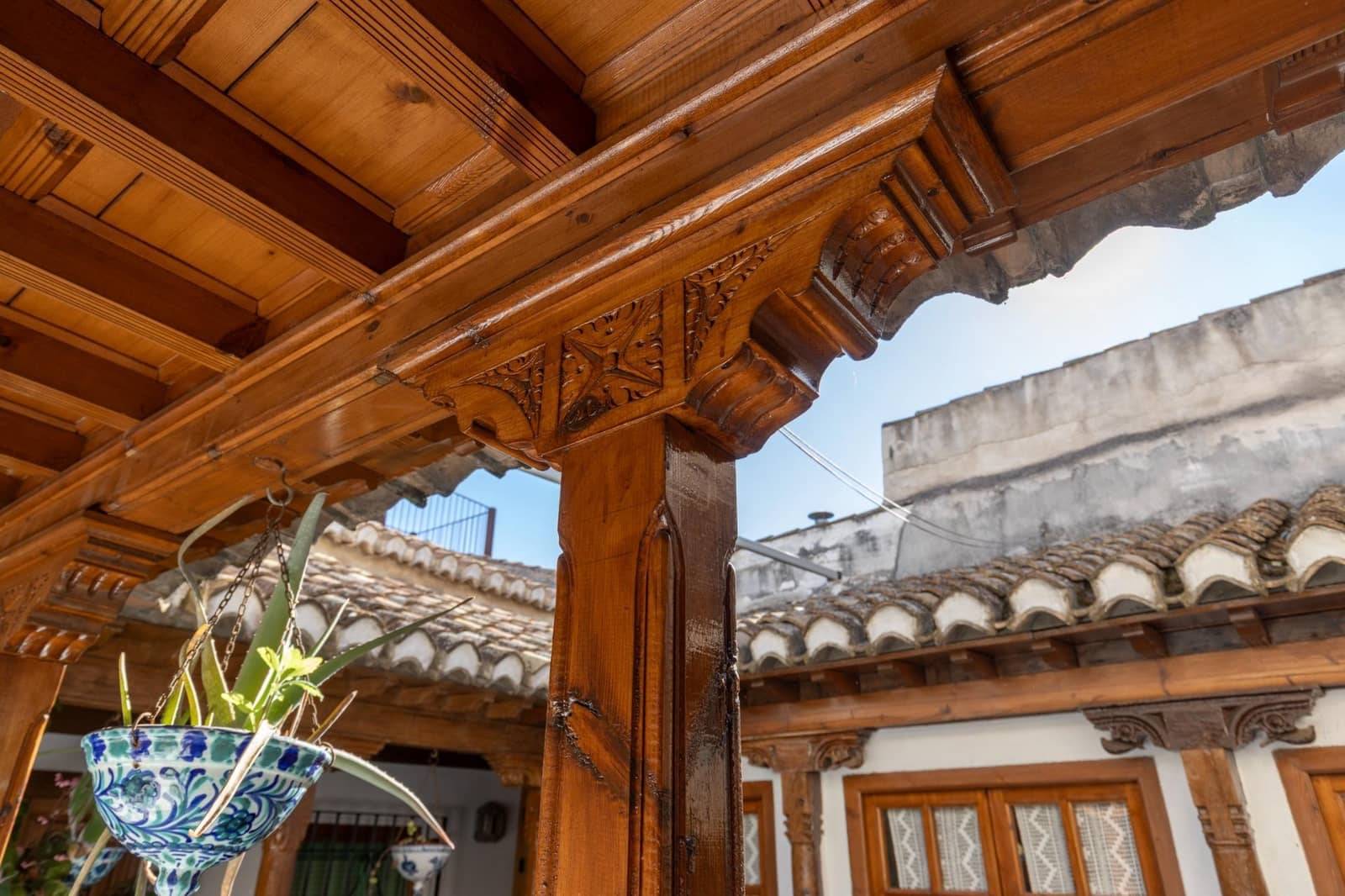 6 bedroom Townhouse for sale in Granada city - € 625,000 (Ref: 9799502)