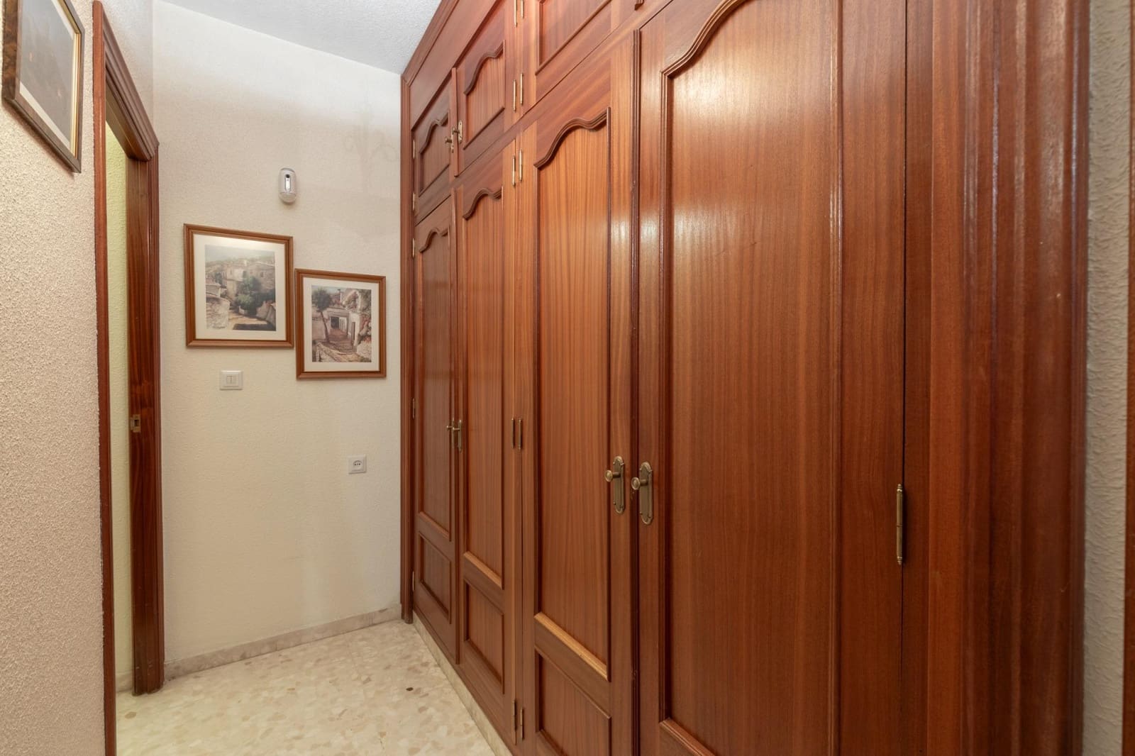 6 bedroom Townhouse for sale in Granada city - € 625,000 (Ref: 9799502)