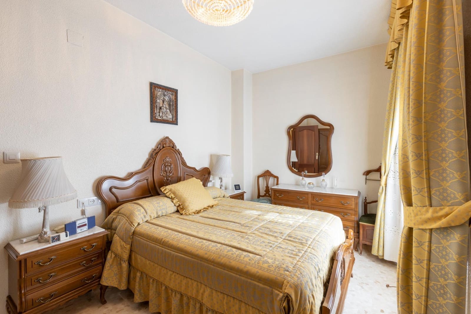 6 bedroom Townhouse for sale in Granada city - € 625,000 (Ref: 9799502)