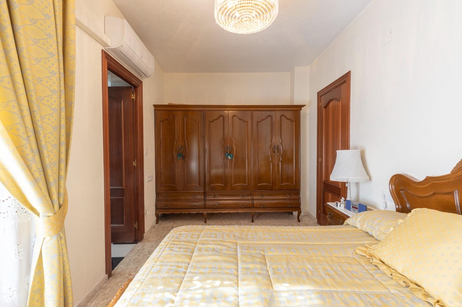 6 bedroom Townhouse for sale in Granada city - € 625,000 (Ref: 9799502)