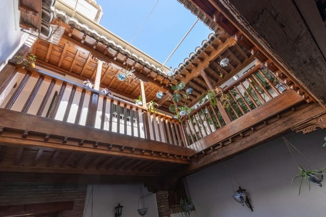 6 quarto Casa em Banda para venda em Albaicin, Granada cidade - 625 000 € (Ref: 9799502)