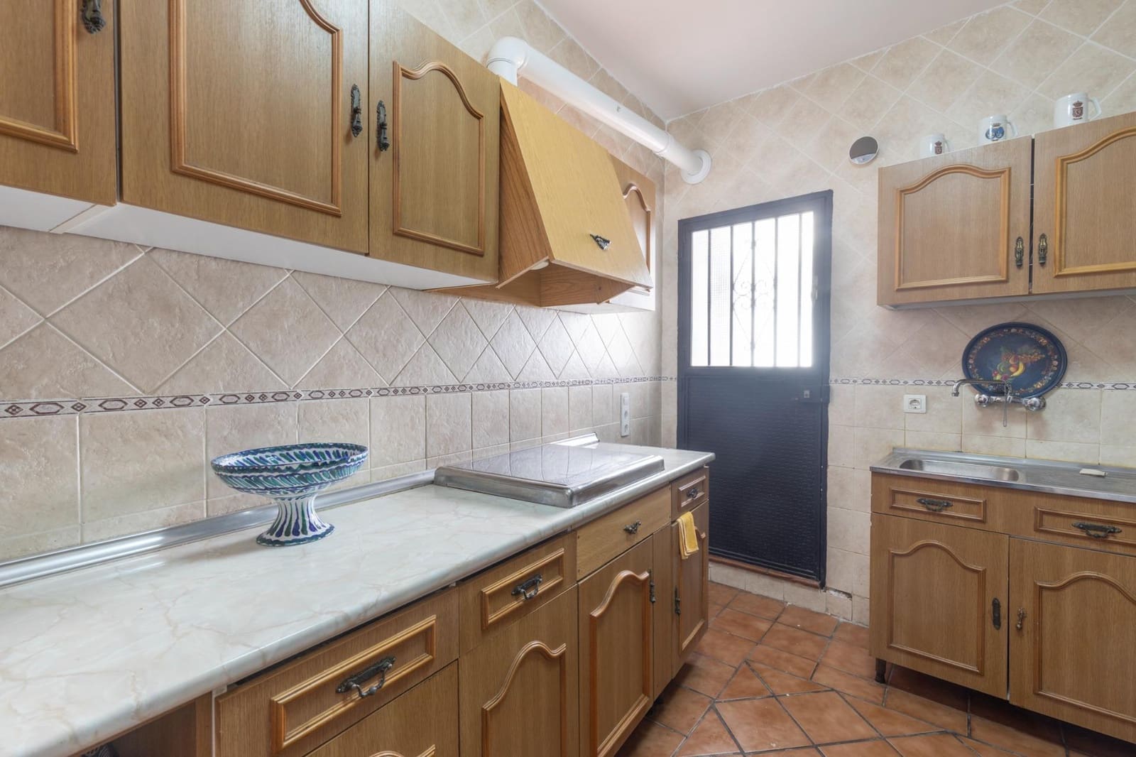 6 bedroom Townhouse for sale in Granada city - € 625,000 (Ref: 9799502)