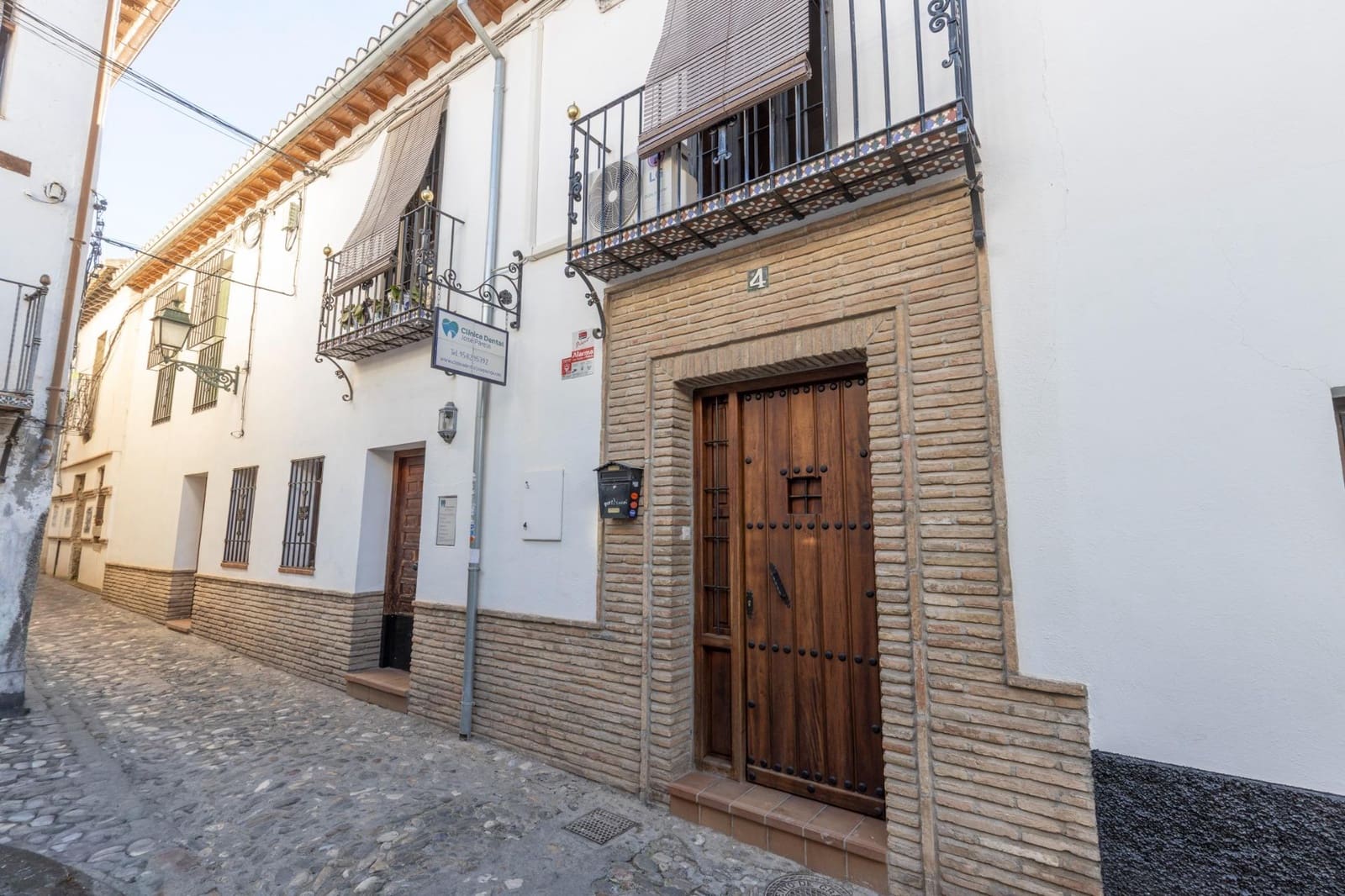 6 bedroom Townhouse for sale in Granada city - € 625,000 (Ref: 9799502)