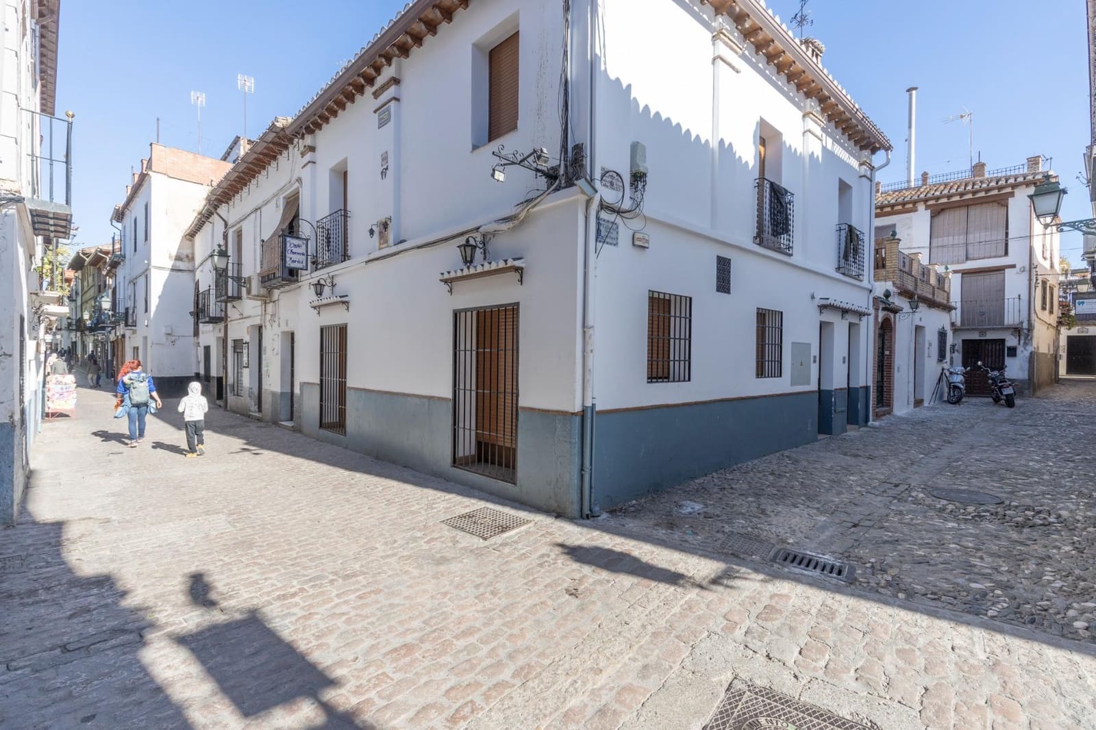 6 bedroom Townhouse for sale in Granada city - € 625,000 (Ref: 9799502)