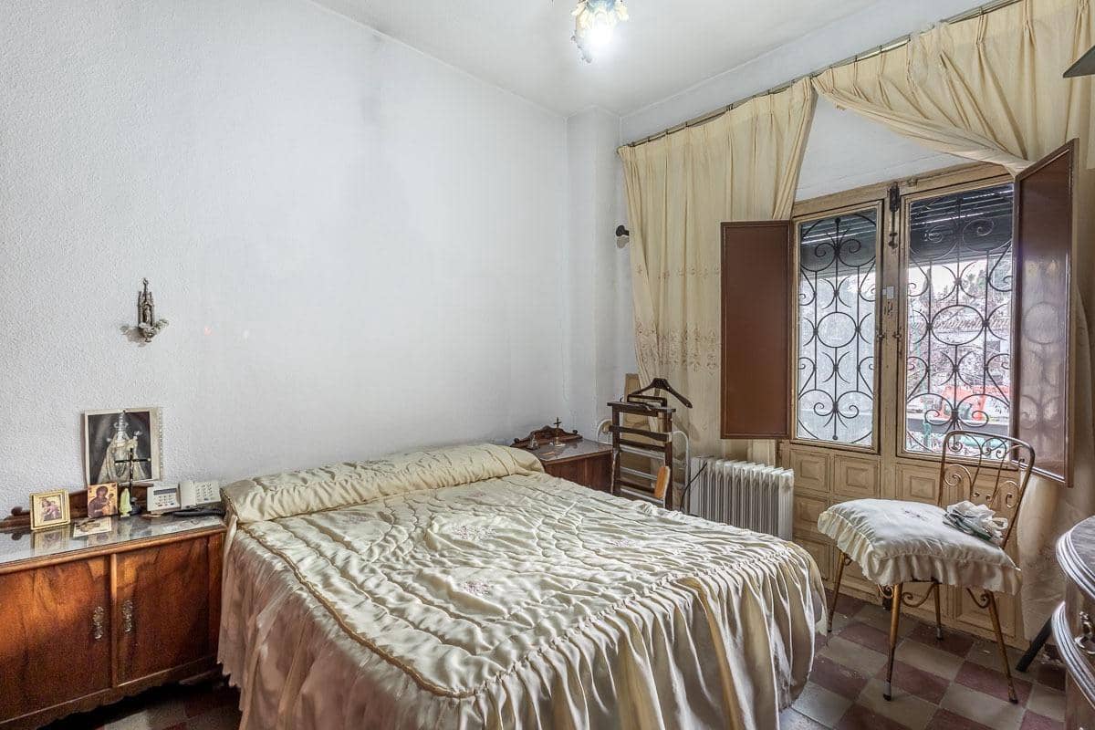 3 bedroom Townhouse for sale in Granada city with garage - € 415,000 (Ref: 9799503)