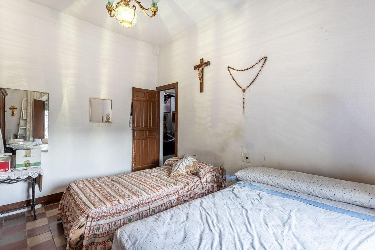 3 bedroom Townhouse for sale in Granada city with garage - € 415,000 (Ref: 9799503)