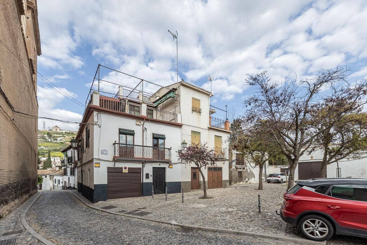 3 bedroom Townhouse for sale in Granada city with garage - € 415,000 (Ref: 9799503)