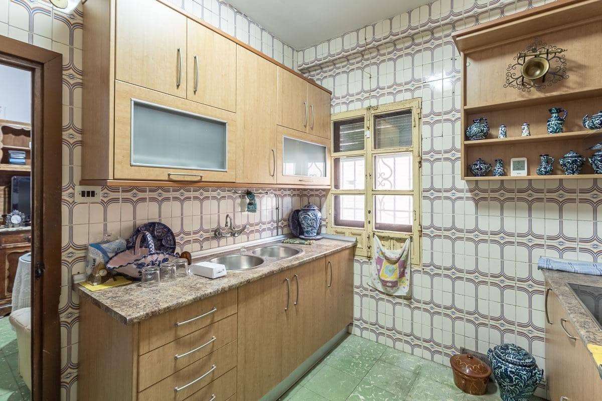 3 bedroom Townhouse for sale in Granada city with garage - € 415,000 (Ref: 9799503)