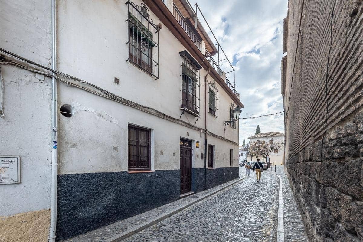 3 bedroom Townhouse for sale in Granada city with garage - € 415,000 (Ref: 9799503)