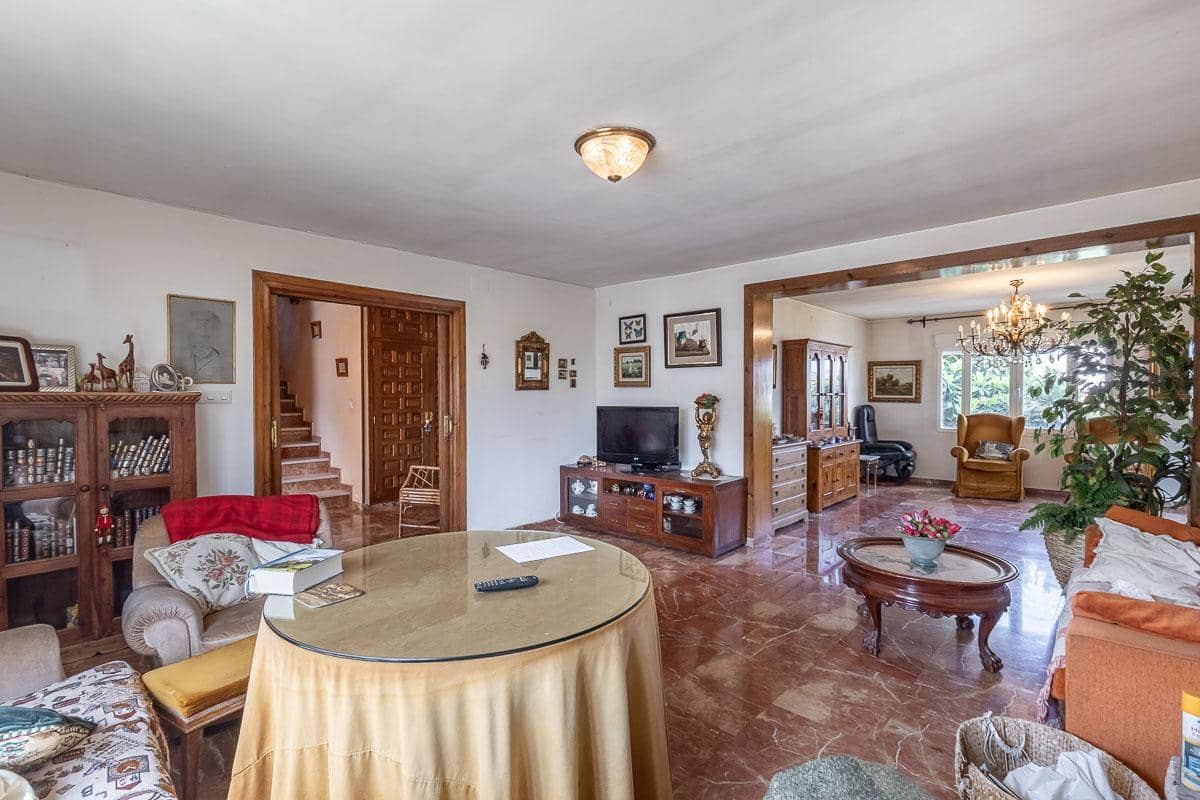 5 soveværelse Villa til salg i Ogijares med swimmingpool garage - € 750.000 (Ref: 9799504)