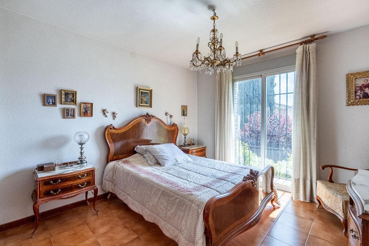 5 soveværelse Villa til salg i Ogijares med swimmingpool garage - € 750.000 (Ref: 9799504)