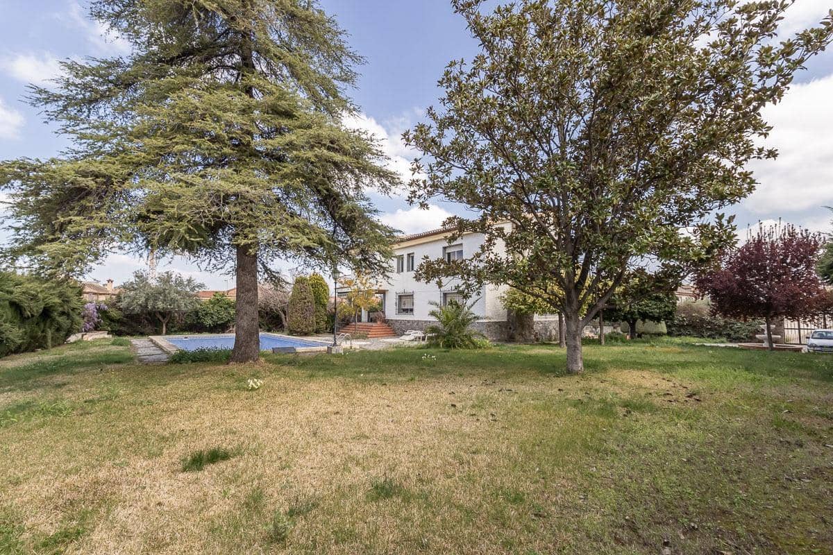 5 soveværelse Villa til salg i Ogijares med swimmingpool garage - € 750.000 (Ref: 9799504)