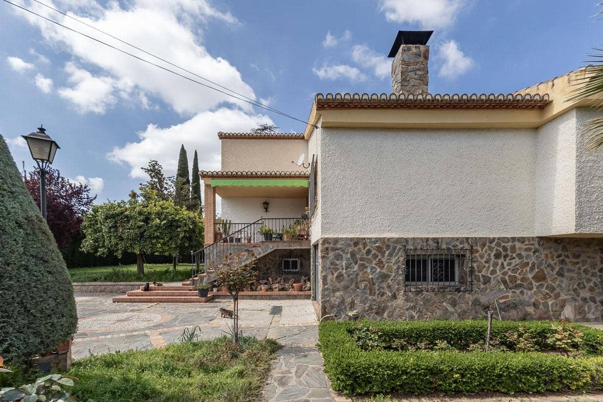 5 soveværelse Villa til salg i Ogijares med swimmingpool garage - € 750.000 (Ref: 9799504)