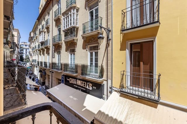 1 bedroom Flat for sale in Centro, Granada city - € 260,000 (Ref: 9804586)