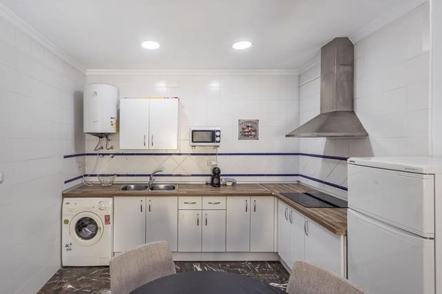 1 bedroom Flat for sale in Centro, Granada city - € 260,000 (Ref: 9804586)