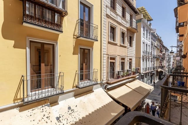 1 bedroom Flat for sale in Centro, Granada city - € 260,000 (Ref: 9804586)