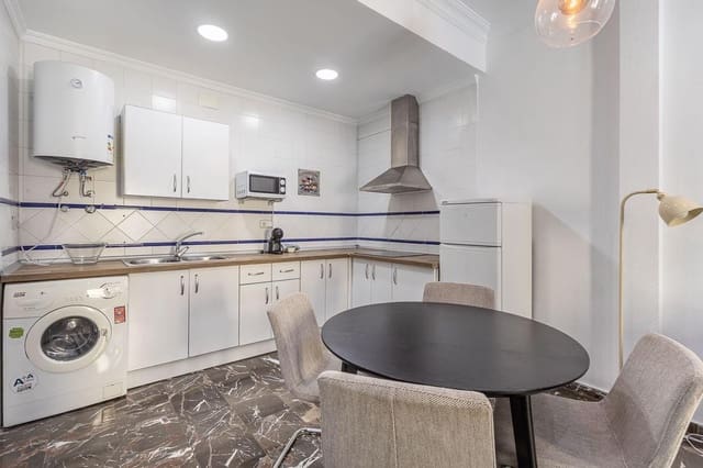 1 bedroom Flat for sale in Centro, Granada city - € 260,000 (Ref: 9804586)