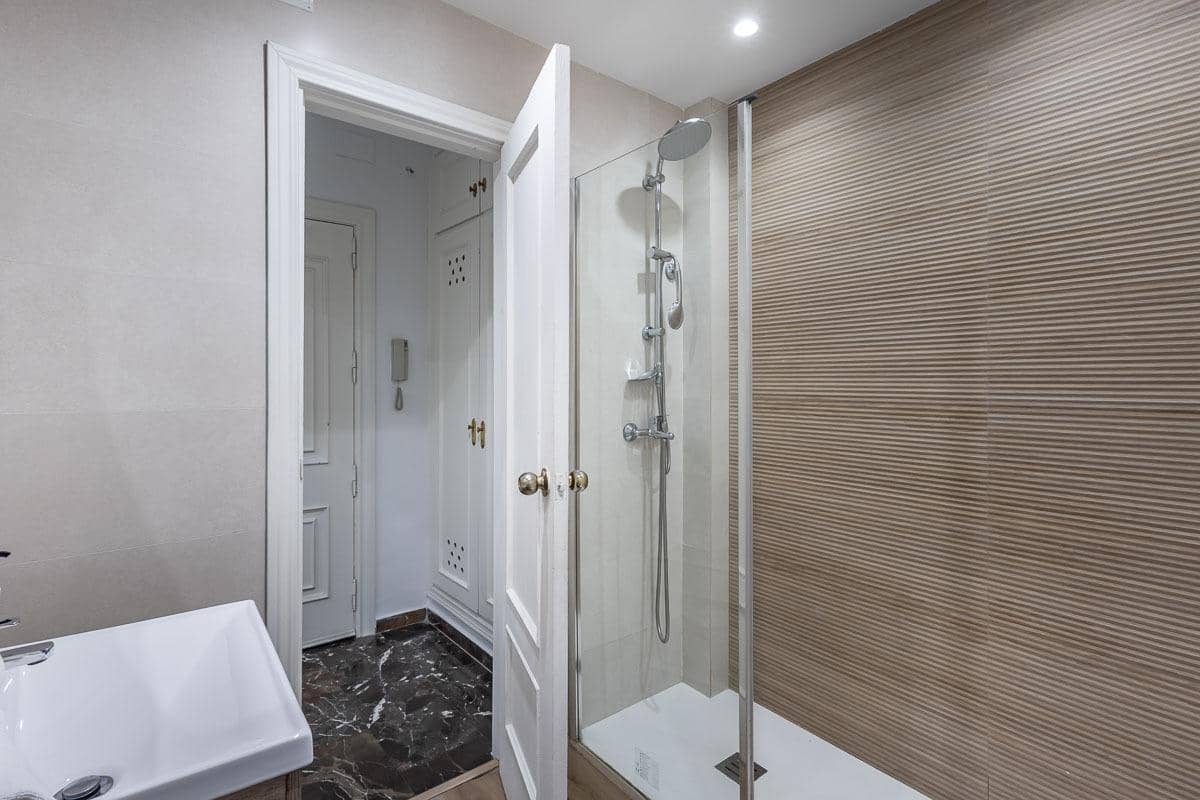 1 slaapkamer Flat te koop in Granada stad - € 250.000 (Ref: 9804587)