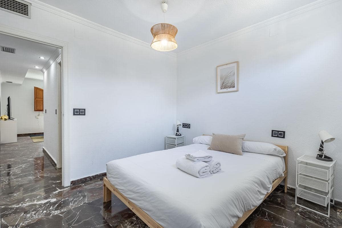 2 sovrum Lägenhet till salu i Granada stad - 275 000 € (Ref: 9804588)