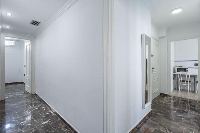 2 sovrum Lägenhet till salu i Centro, Granada stad - 275 000 € (Ref: 9804588)