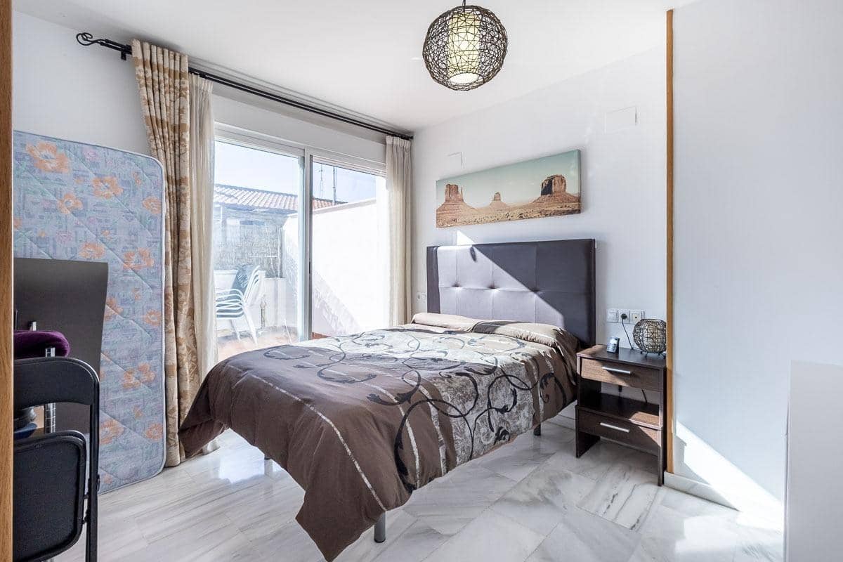 2 soveværelse Penthouse til salg i Ogijares med garage - € 158.000 (Ref: 9804590)