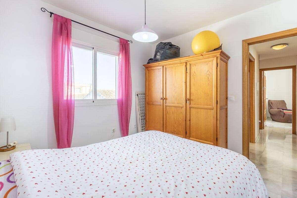 2 soveværelse Penthouse til salg i Ogijares med garage - € 158.000 (Ref: 9804590)