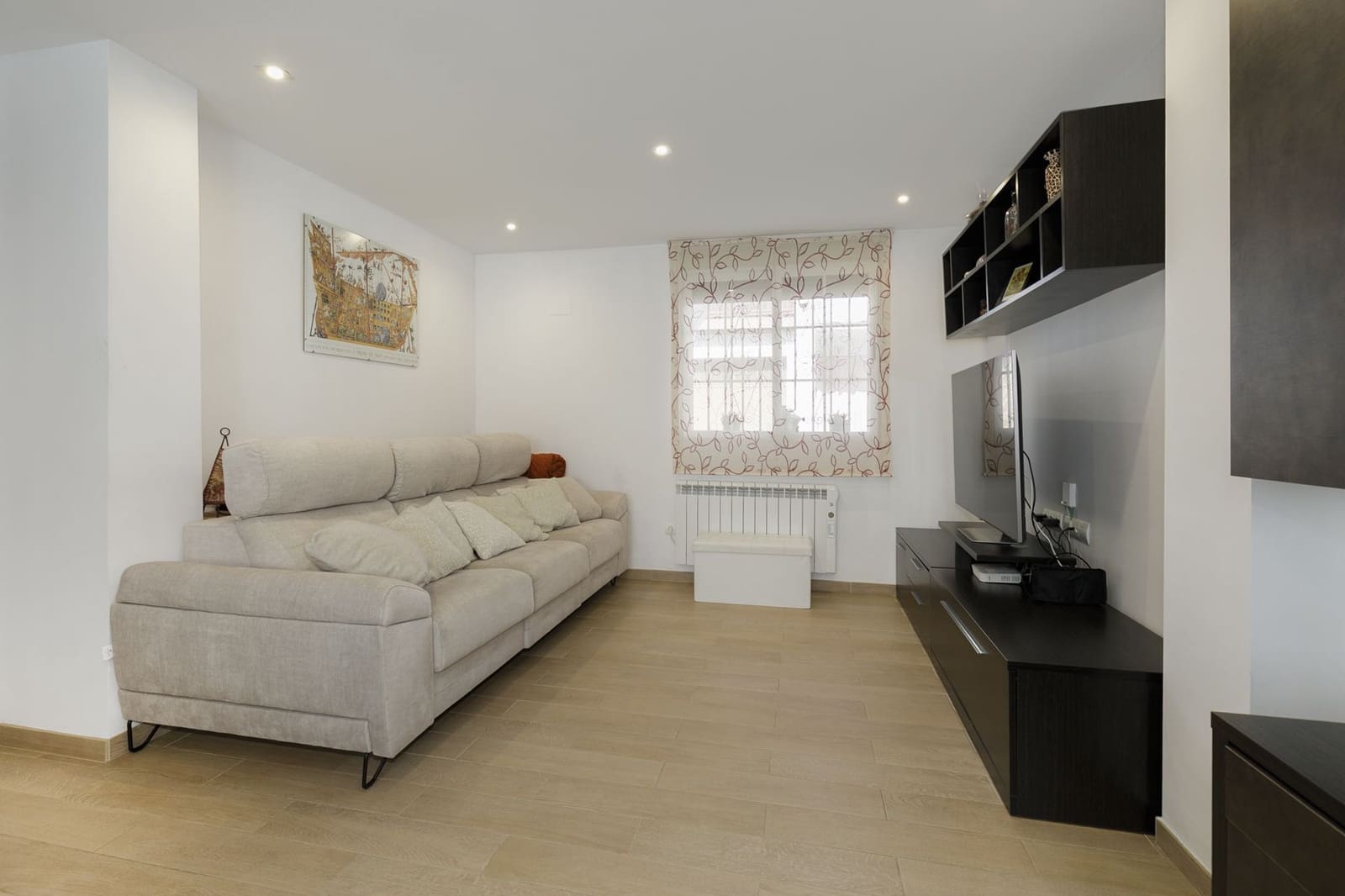 4 makuuhuone Rivitalo myytävänä paikassa La Zubia mukana 
autotalli - 265 000 € (Ref: 9806684)