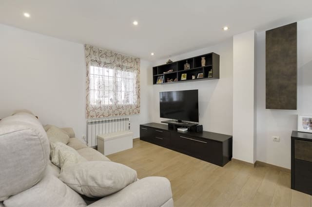 4 Zimmer Reihenhaus zu verkaufen in La Zubia mit Garage - 265.000 € (Ref: 9806684)