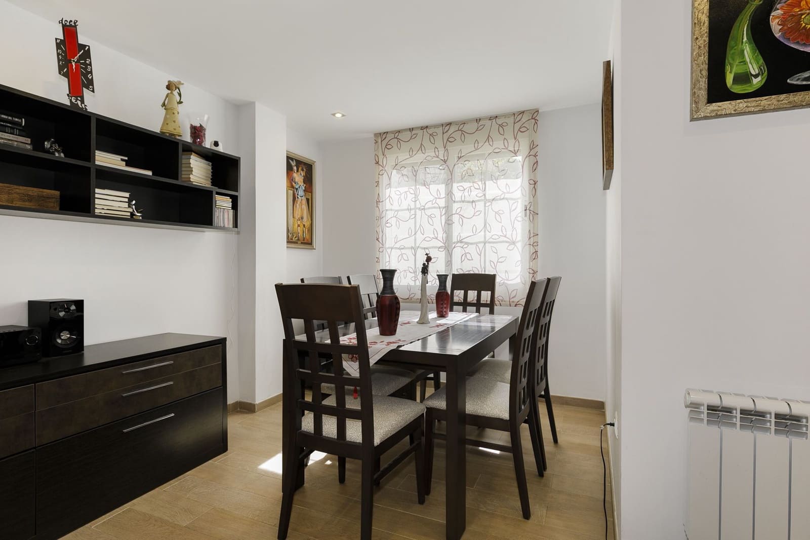 4 makuuhuone Rivitalo myytävänä paikassa La Zubia mukana 
autotalli - 265 000 € (Ref: 9806684)