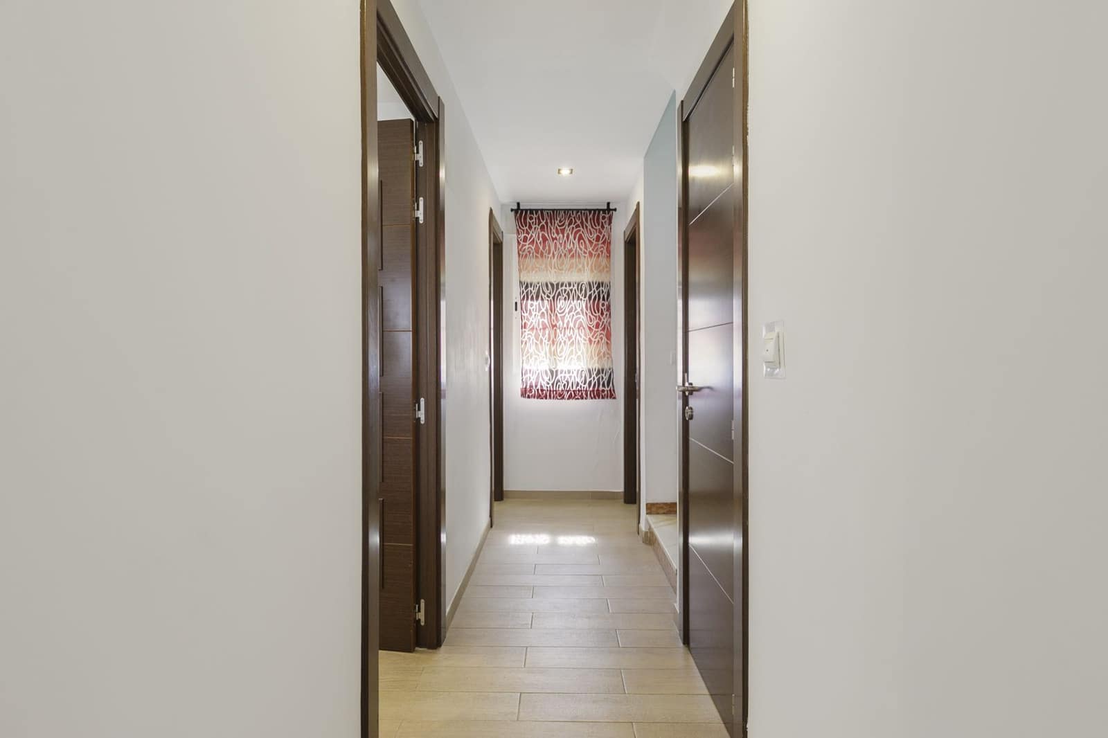 4 makuuhuone Rivitalo myytävänä paikassa La Zubia mukana 
autotalli - 265 000 € (Ref: 9806684)