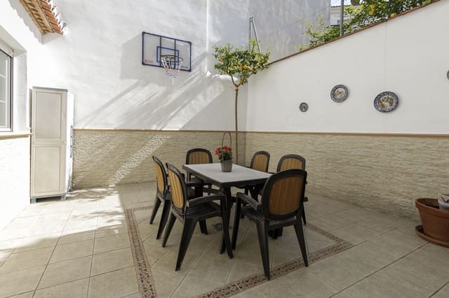 4 Zimmer Reihenhaus zu verkaufen in La Zubia mit Garage - 265.000 € (Ref: 9806684)