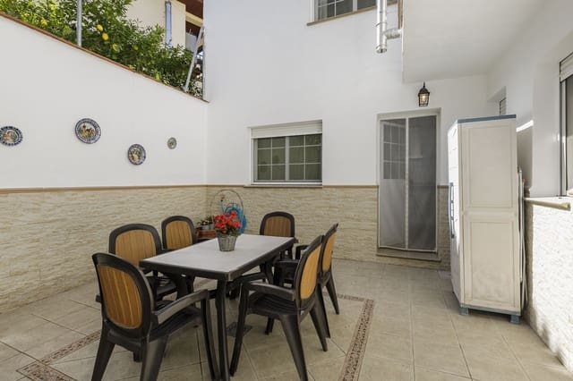 4 Zimmer Reihenhaus zu verkaufen in La Zubia mit Garage - 265.000 € (Ref: 9806684)