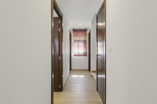 4 Zimmer Reihenhaus zu verkaufen in La Zubia mit Garage - 265.000 € (Ref: 9806684)